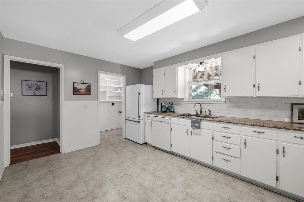 316 Cranbrook Drive Property Photo 4