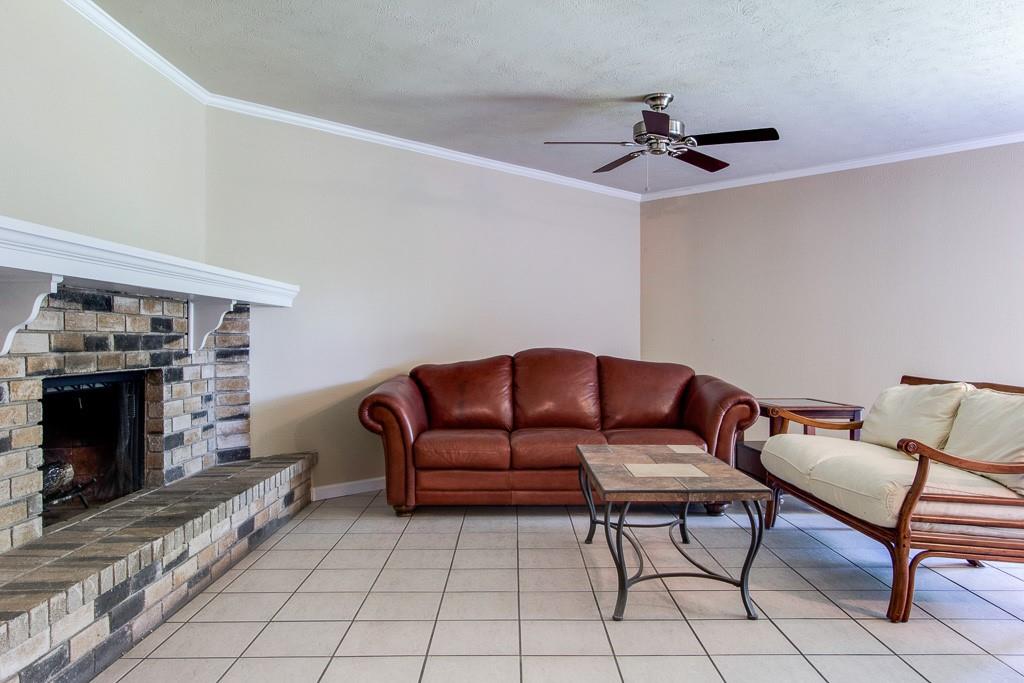 631 Valley View Drive Property Photo 2