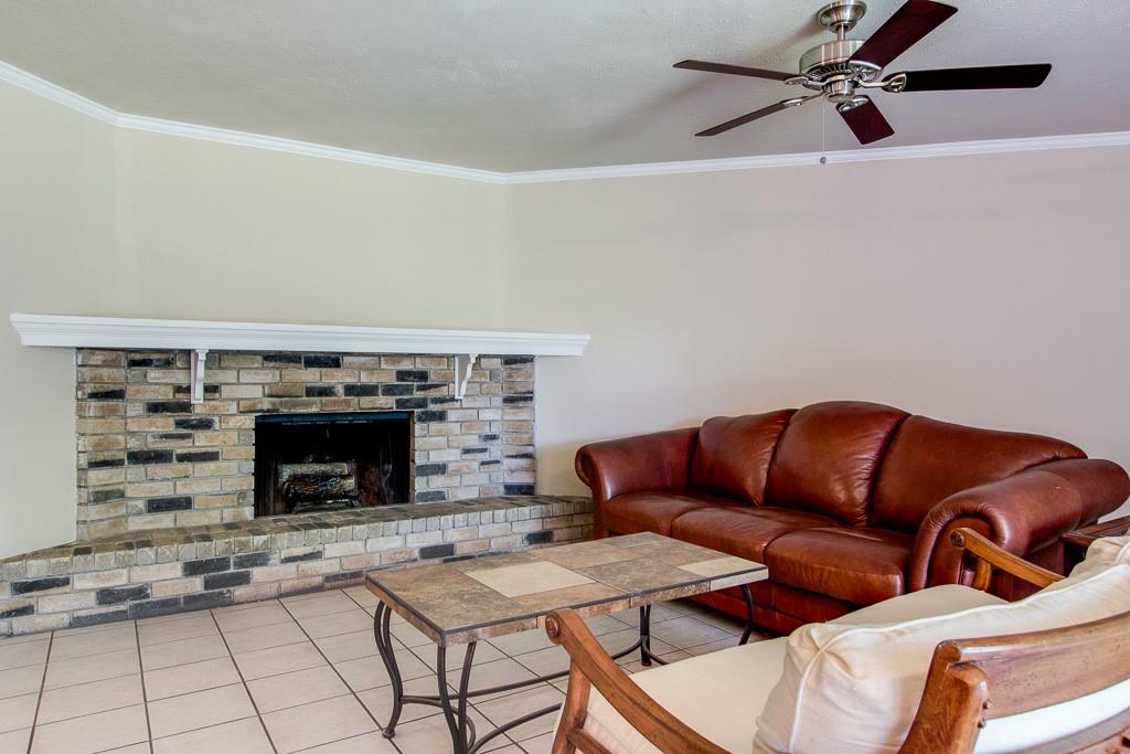 631 Valley View Drive Property Photo 3