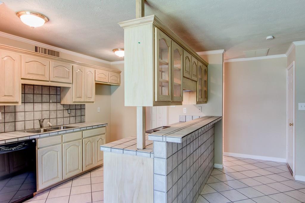 631 Valley View Drive Property Photo 6