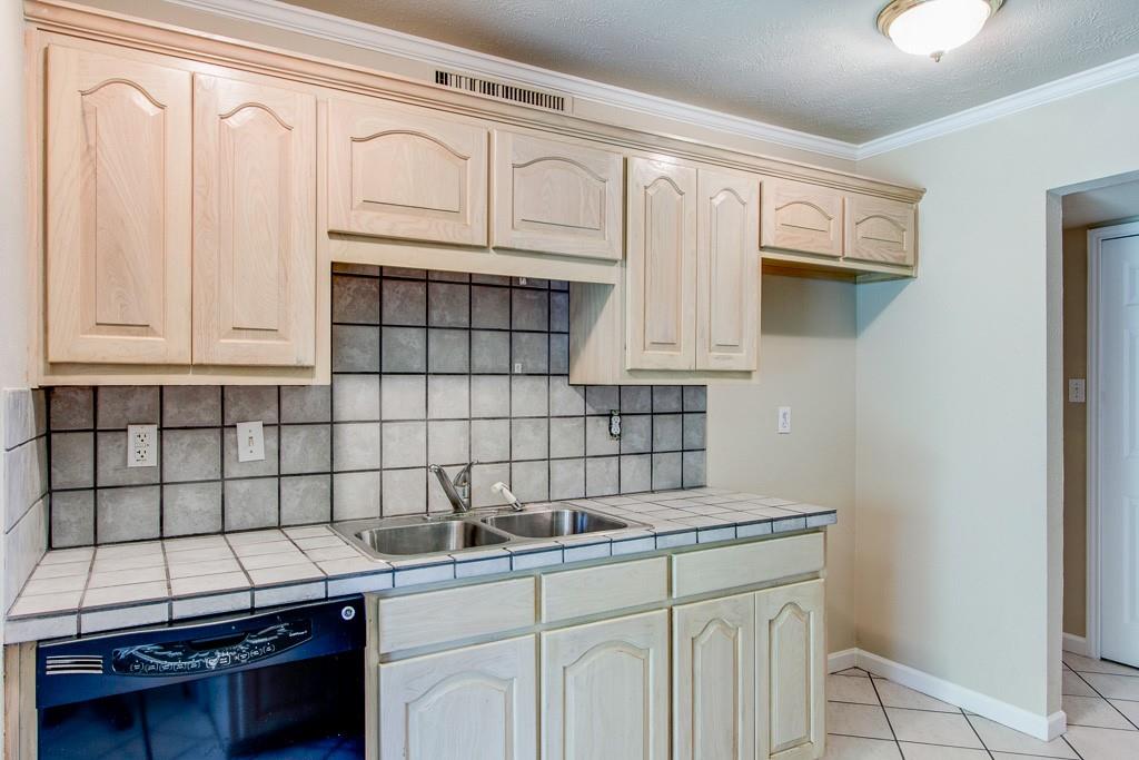 631 Valley View Drive Property Photo 9