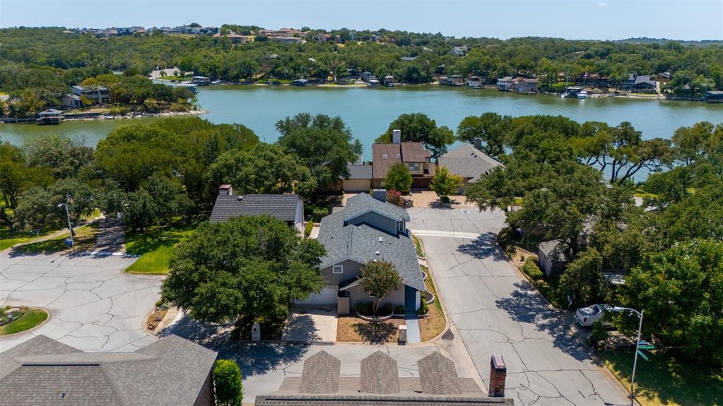 8215 Mountain Lake Court Property Photo 1