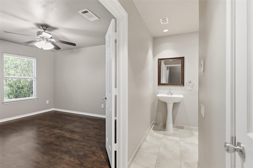 218 Mulberry Drive Property Photo 11