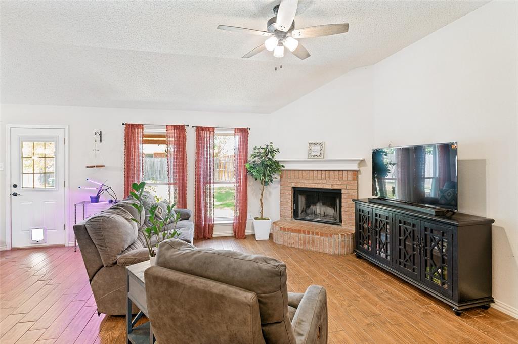 540 Cambridge Drive Property Photo 6