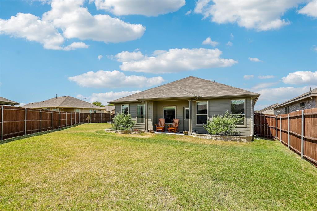 625 Prairie Clover Trail Property Photo 28