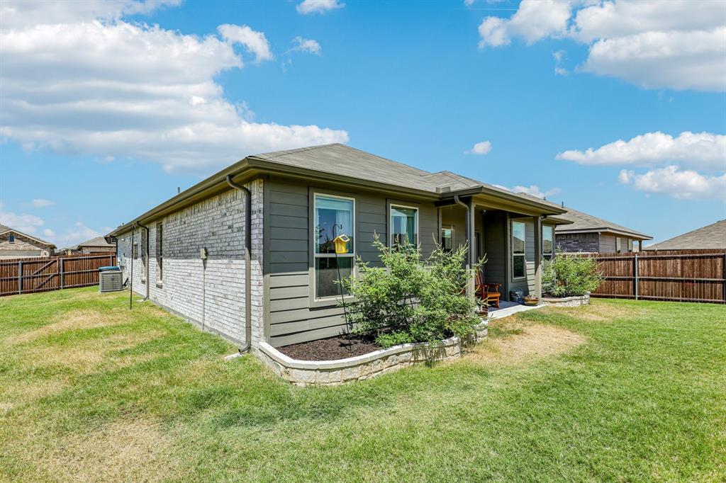 625 Prairie Clover Trail Property Photo 31
