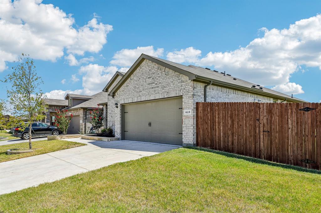 625 Prairie Clover Trail Property Photo 35