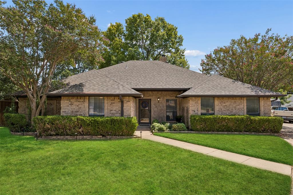902 Briarcliff Court Property Photo 1