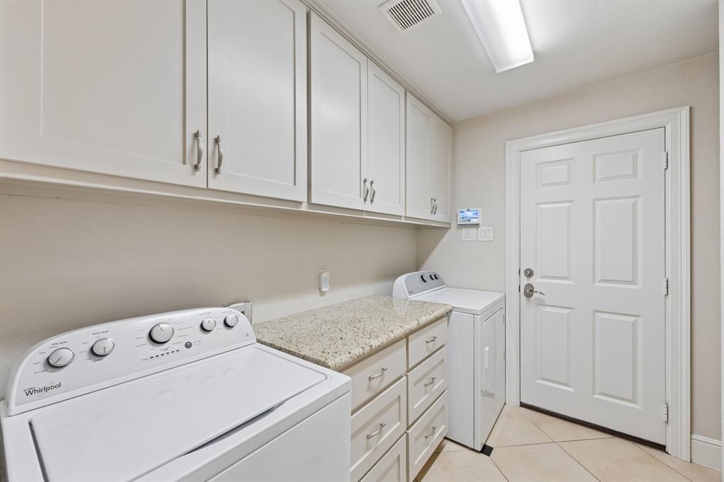 7233 Helsem Bend Property Photo 23
