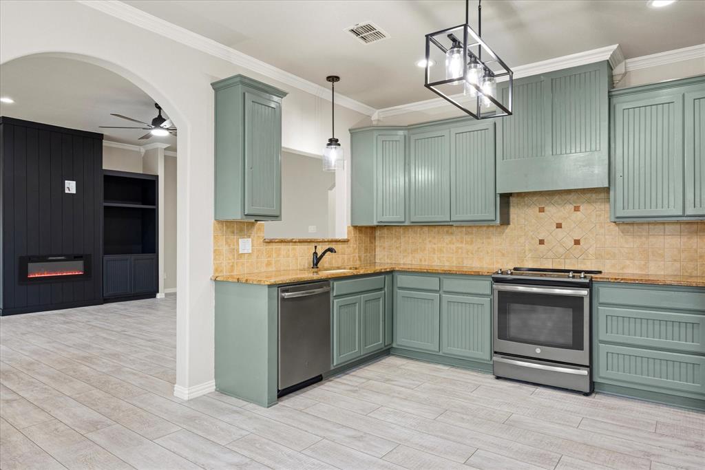 2935 Meandering Way Property Photo 13