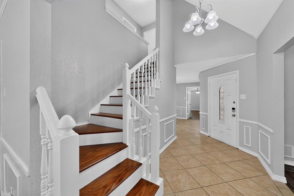 1380 Green Hills Court Property Photo 5
