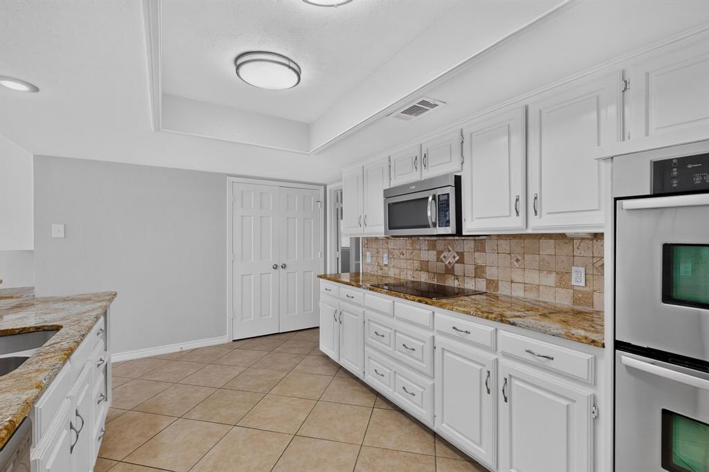 1380 Green Hills Court Property Photo 14