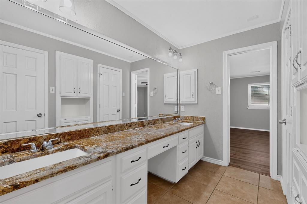1380 Green Hills Court Property Photo 25