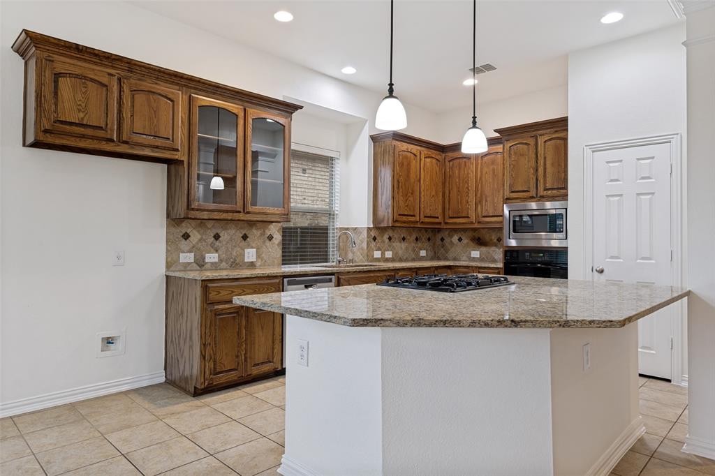 1806 Caprock Road Property Photo 9