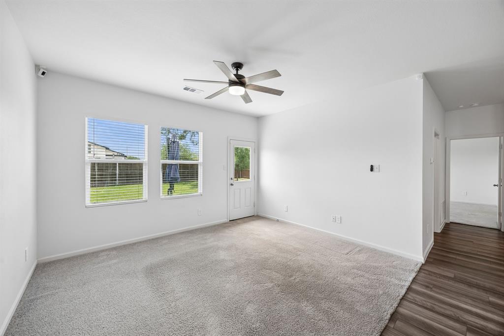 1601 Shadow Hawk Property Photo 7