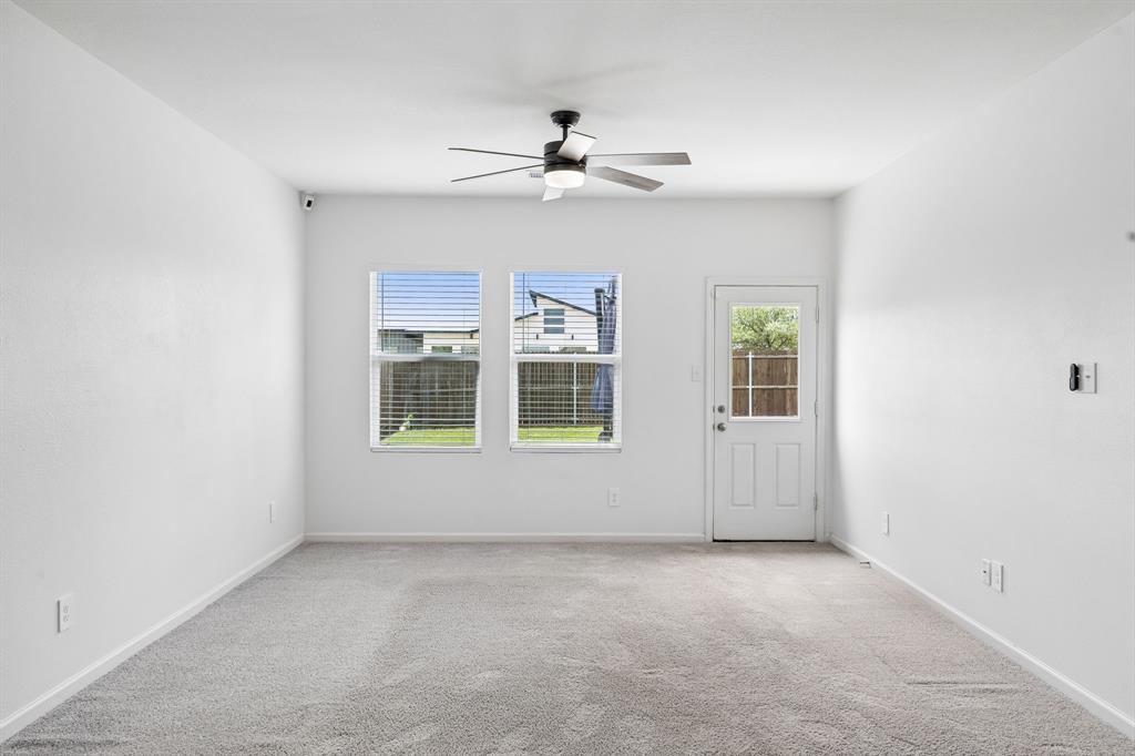 1601 Shadow Hawk Property Photo 8