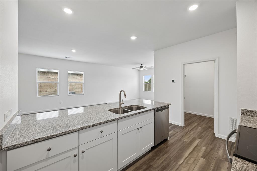 1601 Shadow Hawk Property Photo 13