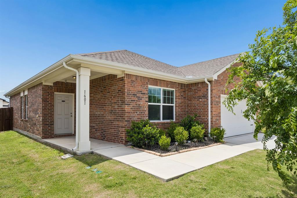 1601 Shadow Hawk Property Photo 32
