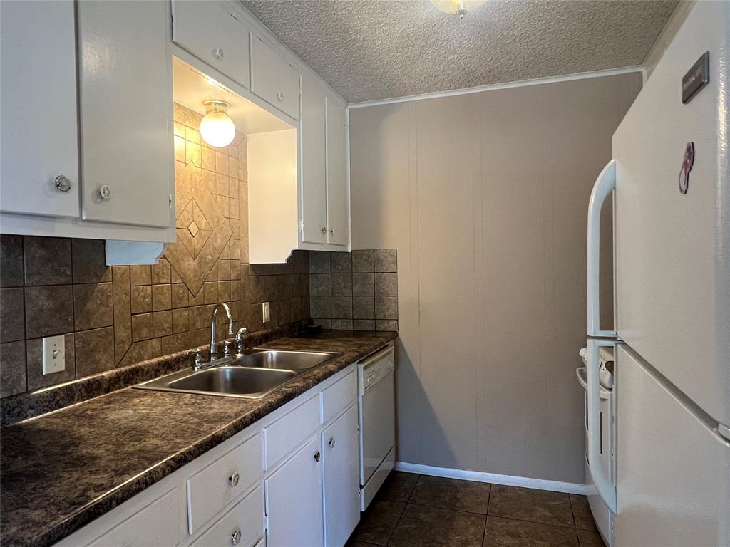 1323-1325 N Mary Street Property Photo 12