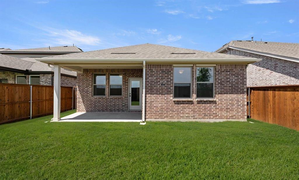 3643 Castle Drive Property Photo 3