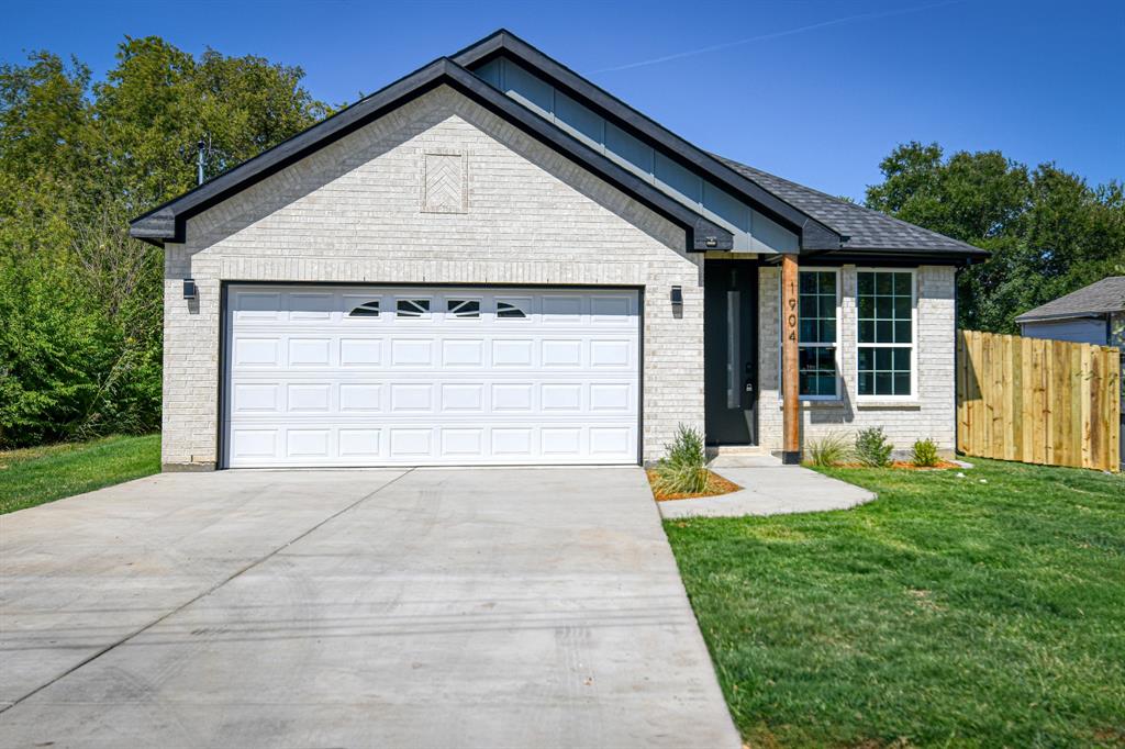 1904 S Sam Houston Road Property Photo 1