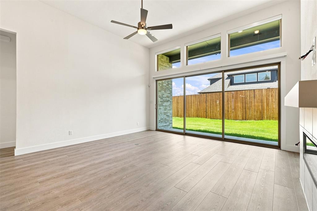 15264 Heartland Drive Property Photo 4
