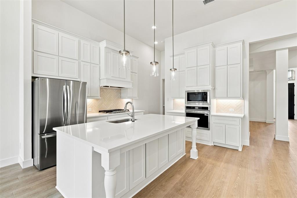 15264 Heartland Drive Property Photo 8