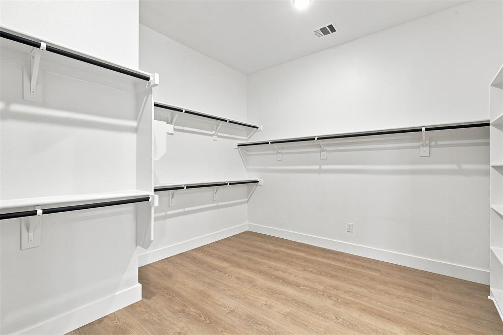15264 Heartland Drive Property Photo 21