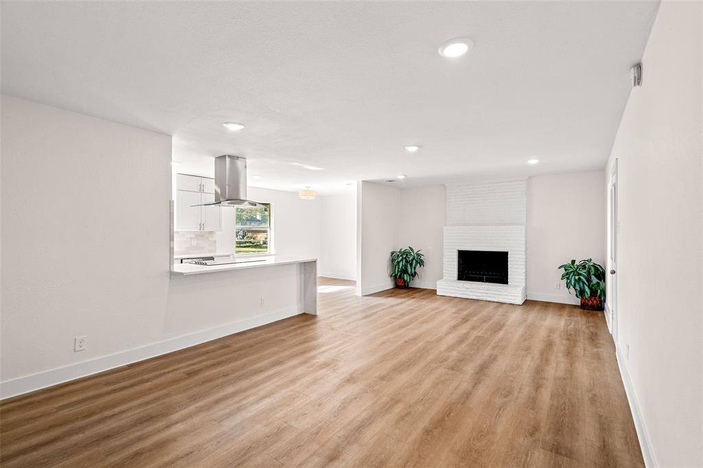 921 Bromwich Street Property Photo 20