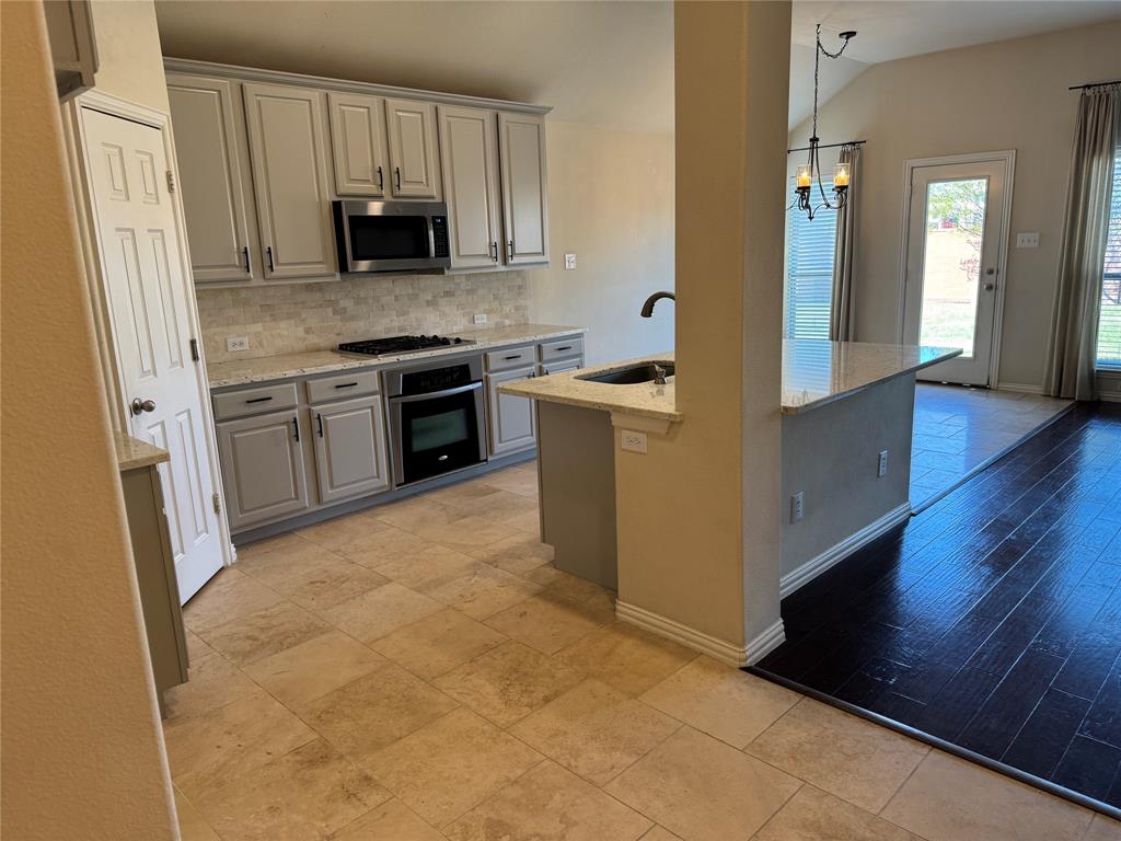 909 White Porch Avenue Property Photo 6