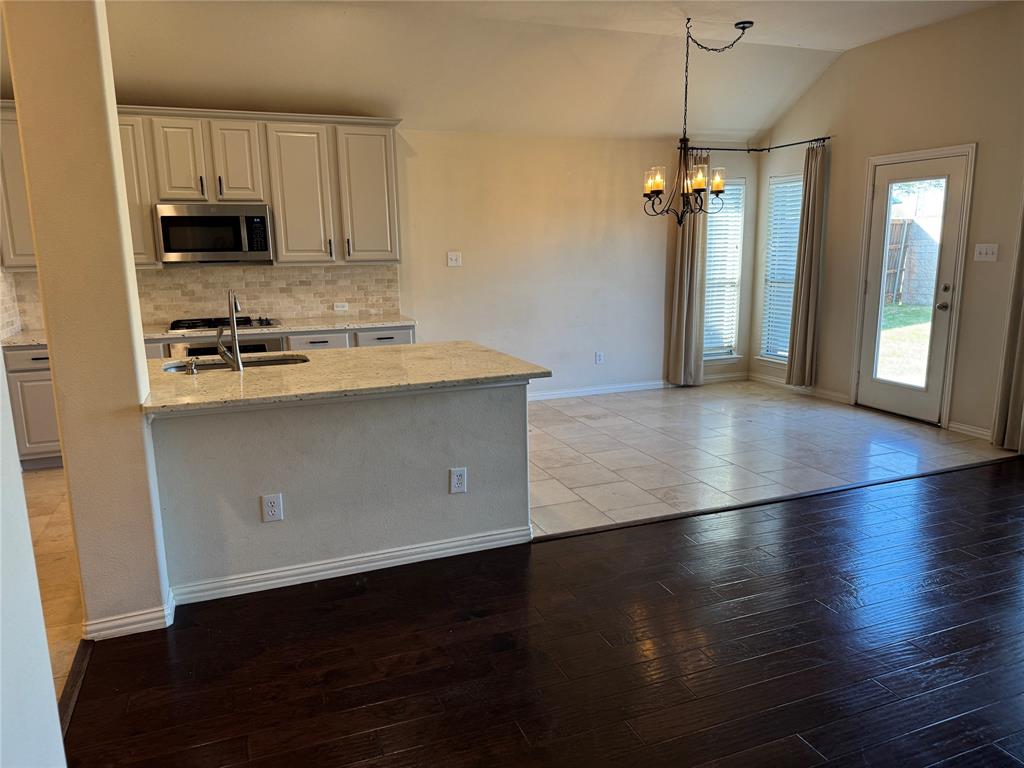 909 White Porch Avenue Property Photo 7