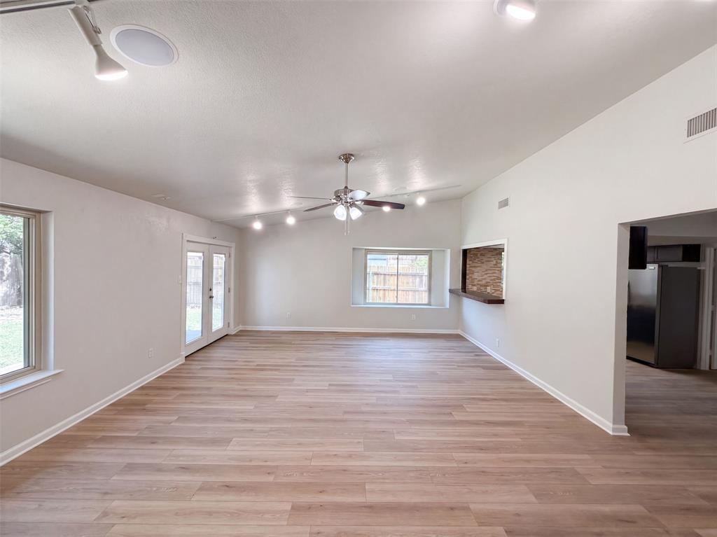 220 Grand Meadow Drive Property Photo 3