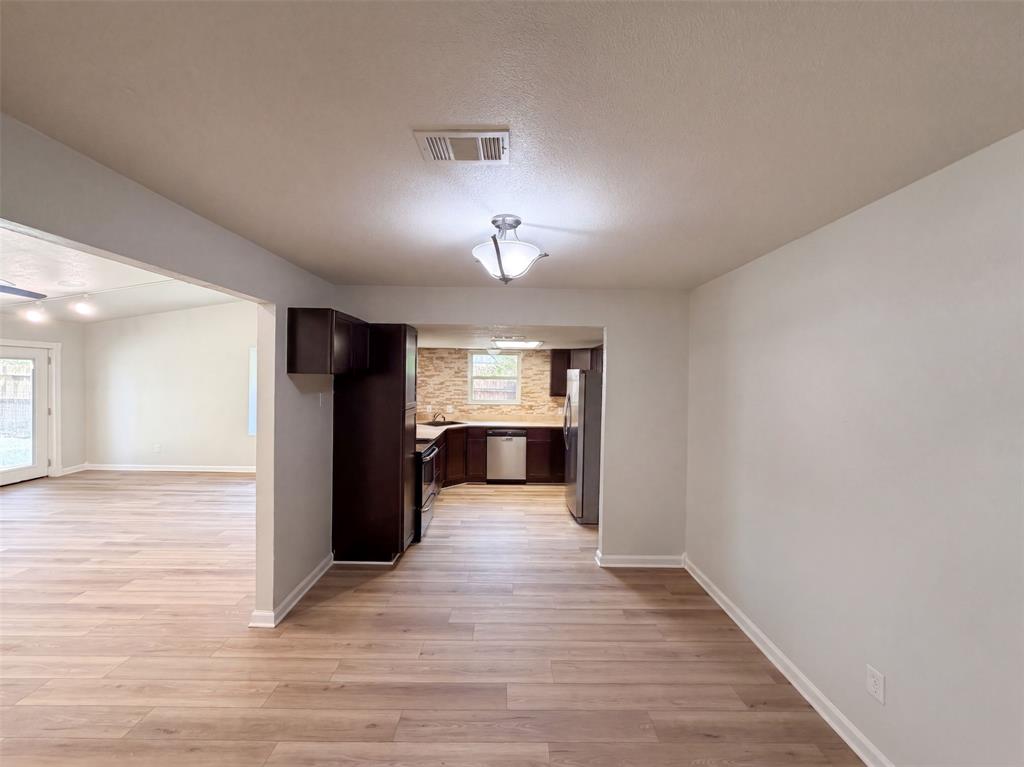 220 Grand Meadow Drive Property Photo 6