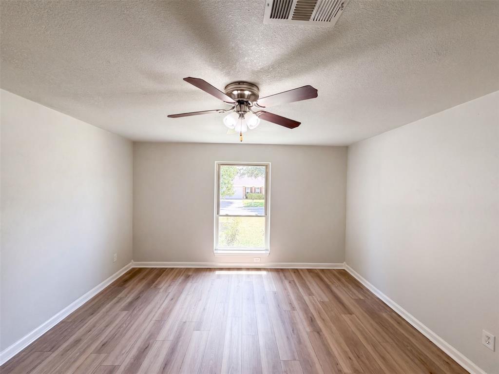 220 Grand Meadow Drive Property Photo 8