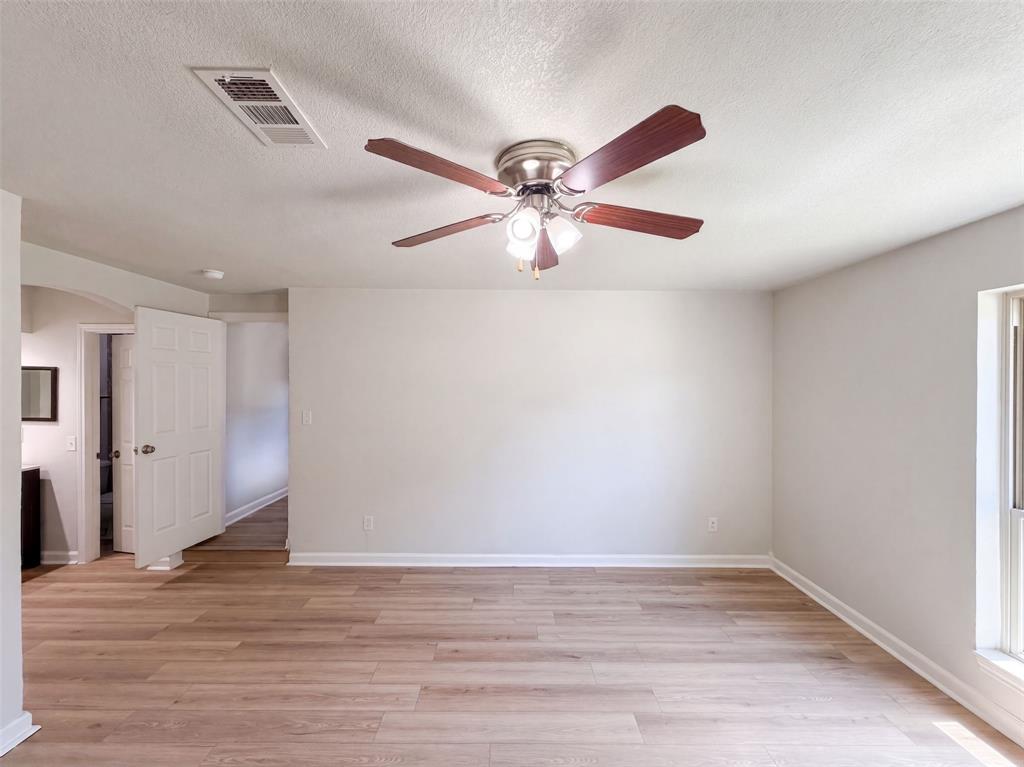 220 Grand Meadow Drive Property Photo 11