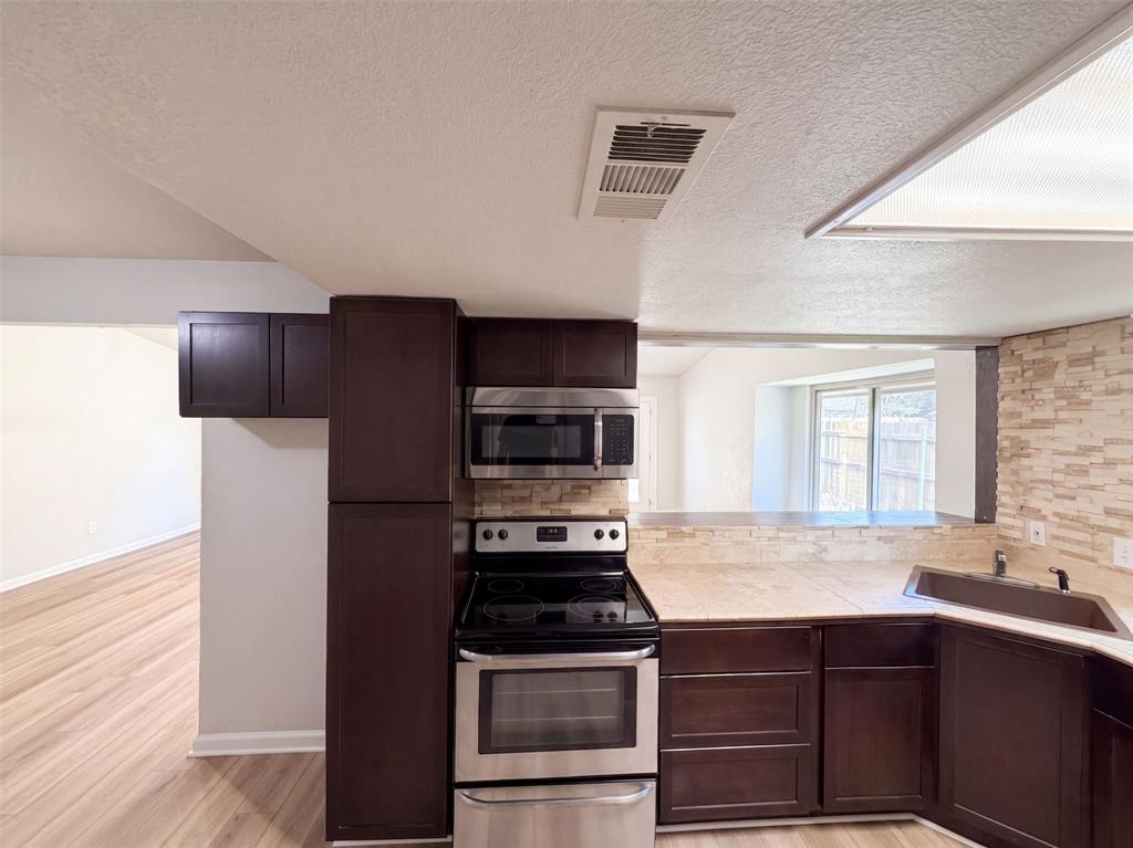 220 Grand Meadow Drive Property Photo 17