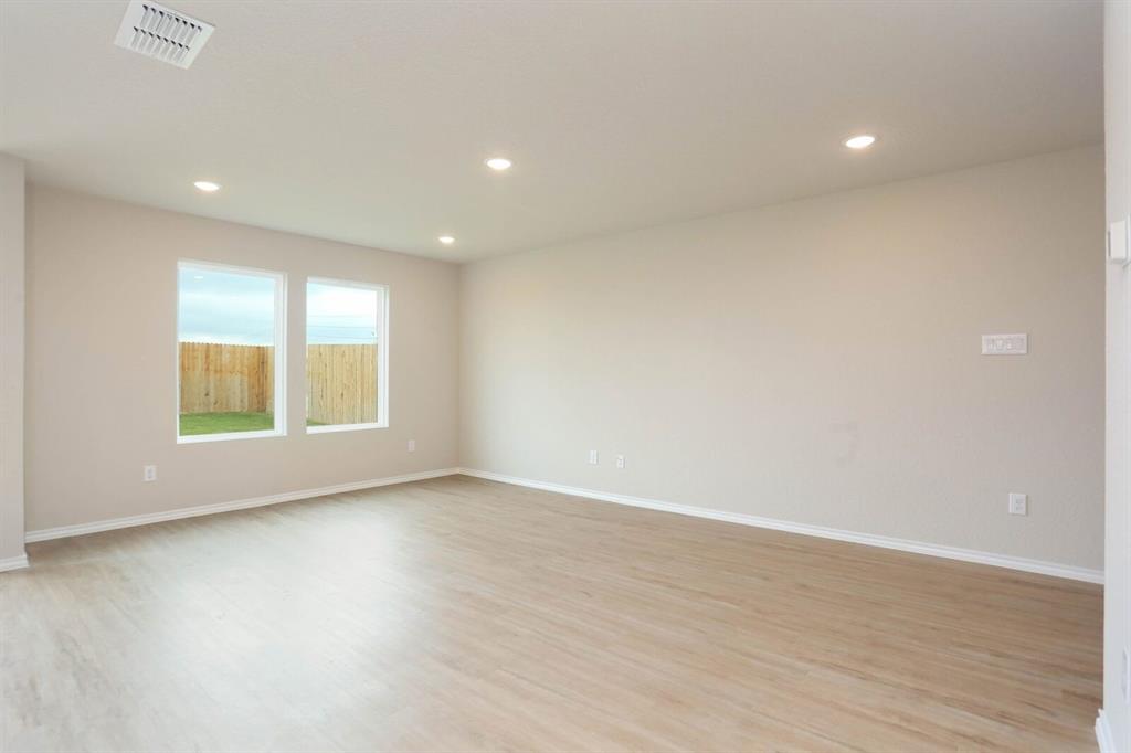 2932 Kimberwick Drive Property Photo 10