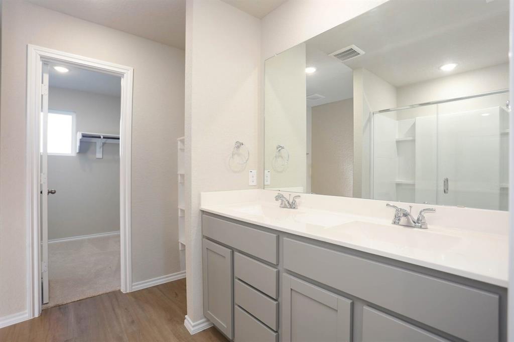 2932 Kimberwick Drive Property Photo 13
