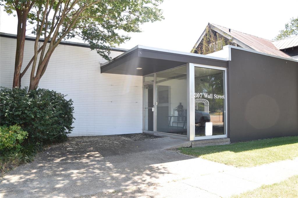 307 Wall Street Property Photo 2