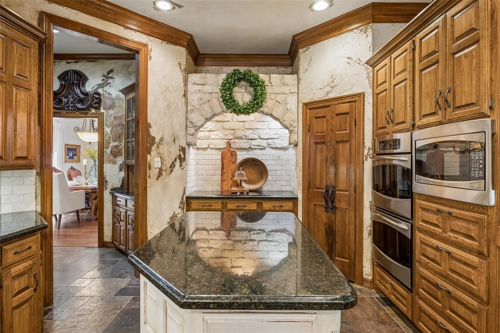 7302 Belle Meade Drive Property Photo 6