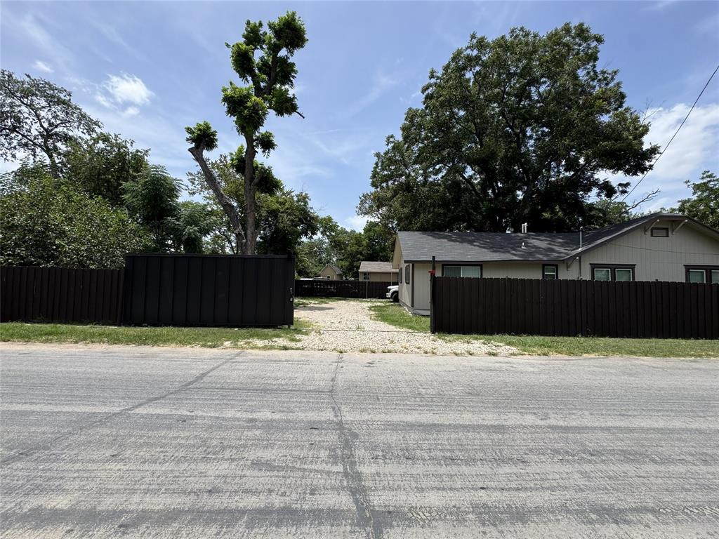 3630 Penelope Street Property Photo 5
