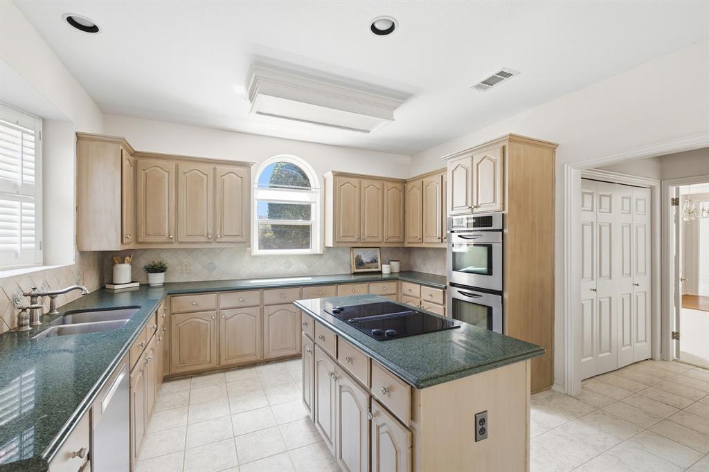 657 Oakdale Drive Property Photo 4