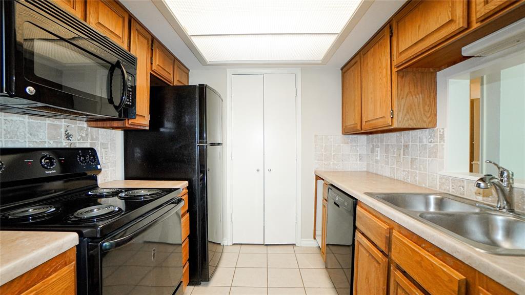 1220 Signal Ridge Place Property Photo 8