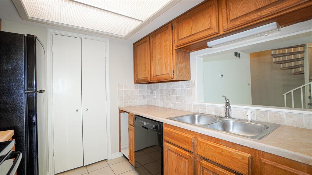 1220 Signal Ridge Place Property Photo 10