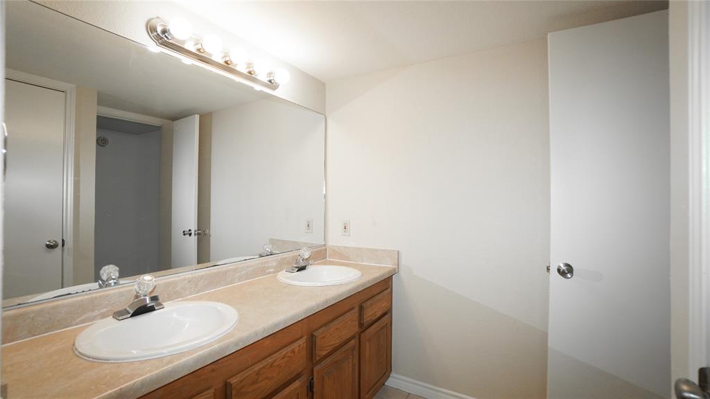 1220 Signal Ridge Place Property Photo 14