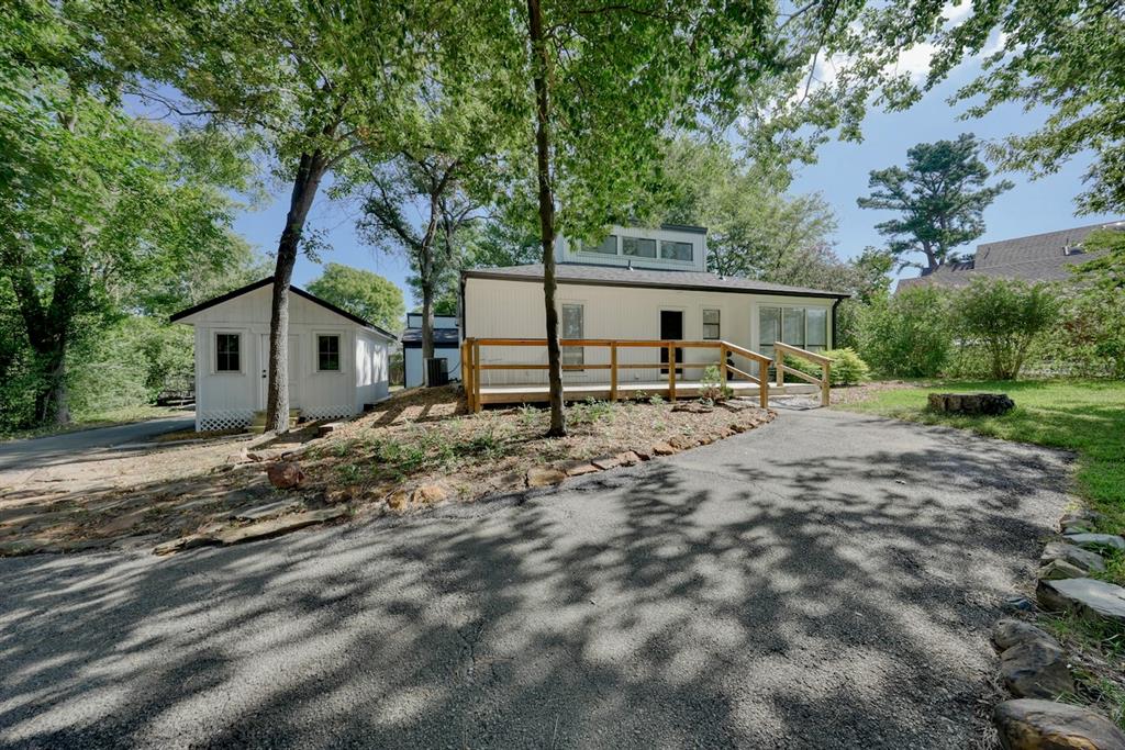 239 Fairlawn Drive Property Photo 2