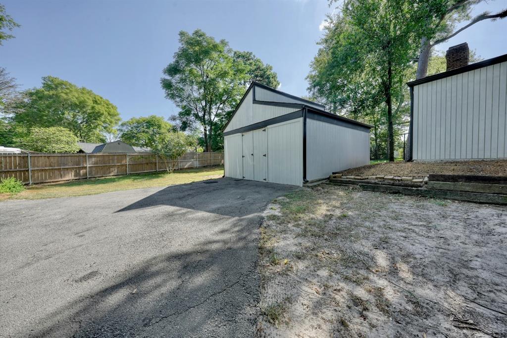 239 Fairlawn Drive Property Photo 39