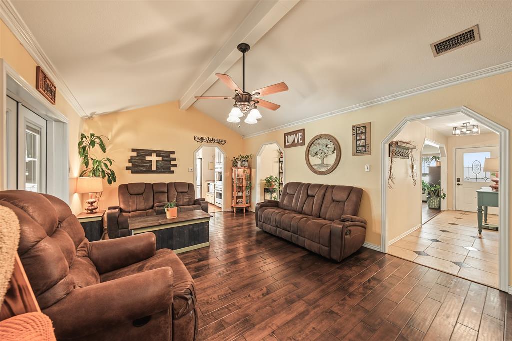 2512 Glassboro Circle Property Photo 8