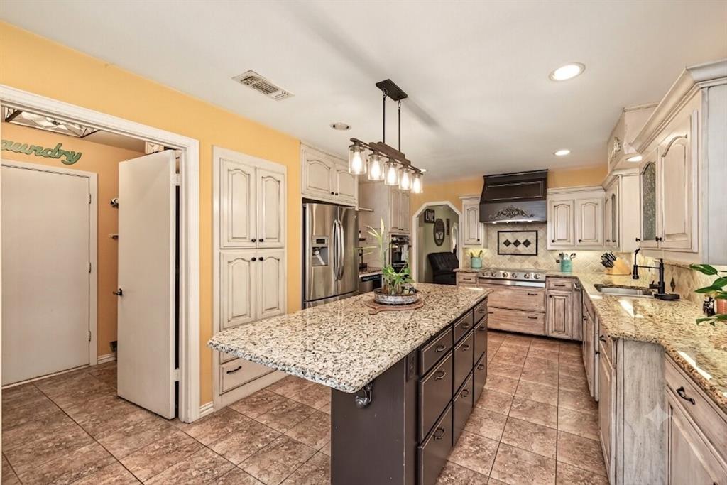 2512 Glassboro Circle Property Photo 12