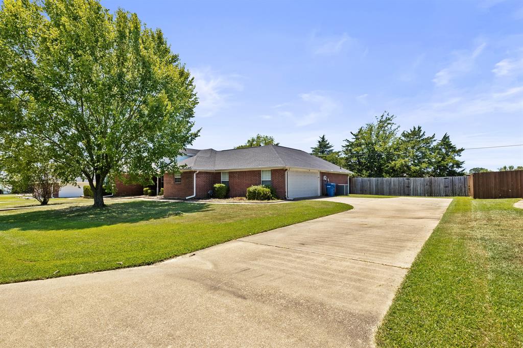 2707 Silver Spring Trail Property Photo 2